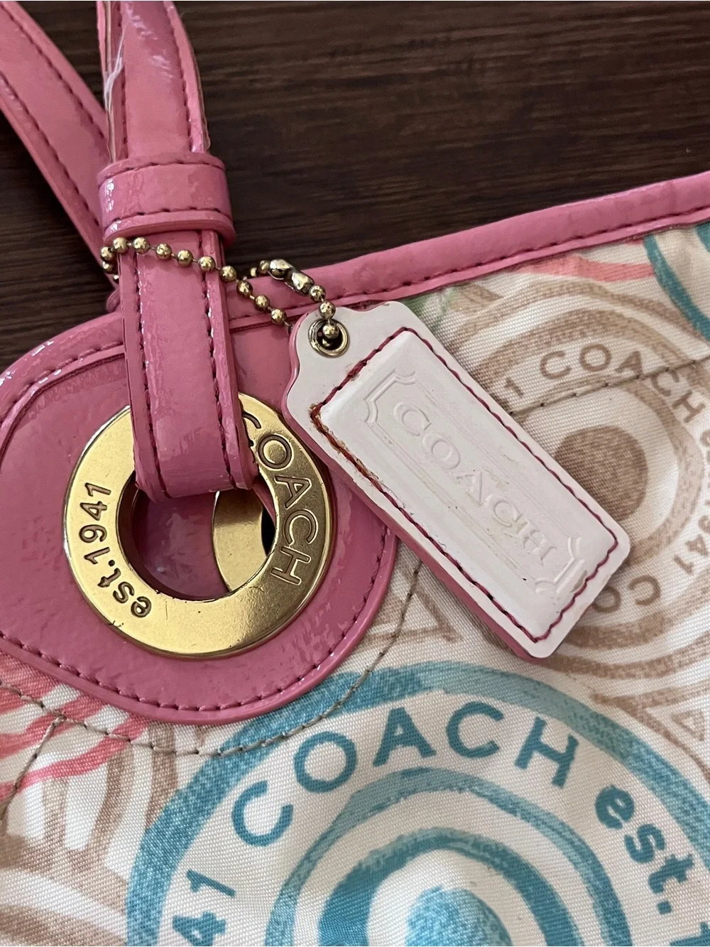 Authentic retro Coach Circle beach print tote bag.